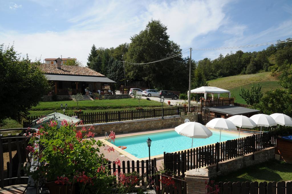 Agriturismo Ponte Di Riocchio Губбіо Номер фото