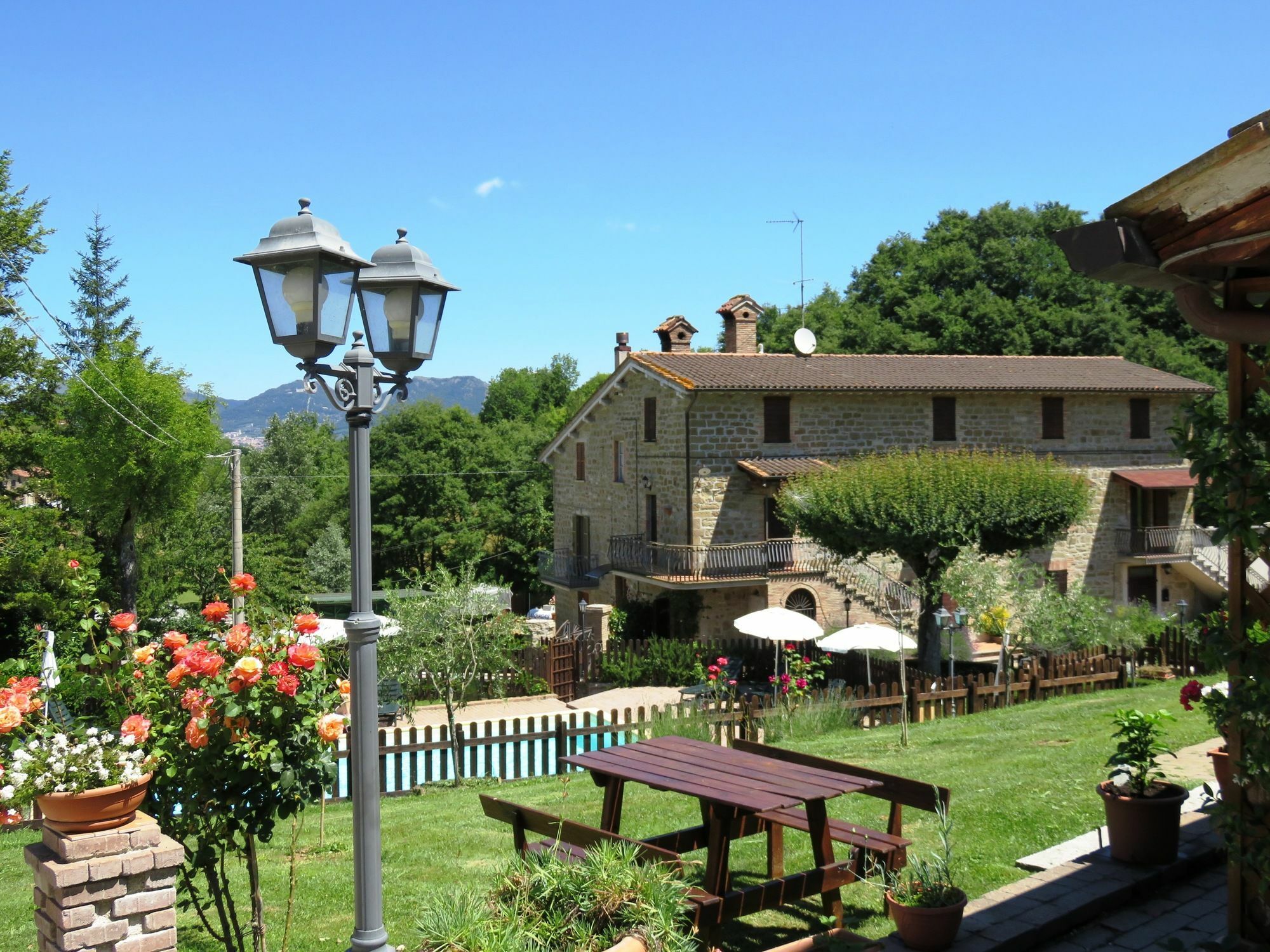 Agriturismo Ponte Di Riocchio Губбіо Екстер'єр фото