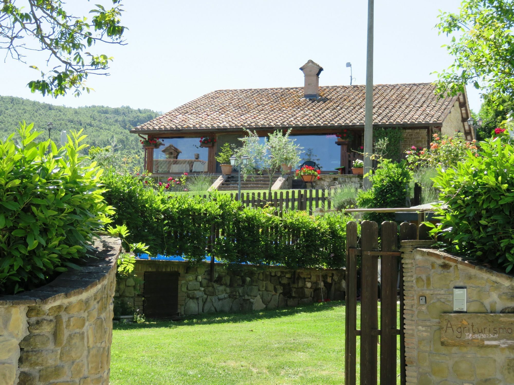 Agriturismo Ponte Di Riocchio Губбіо Екстер'єр фото